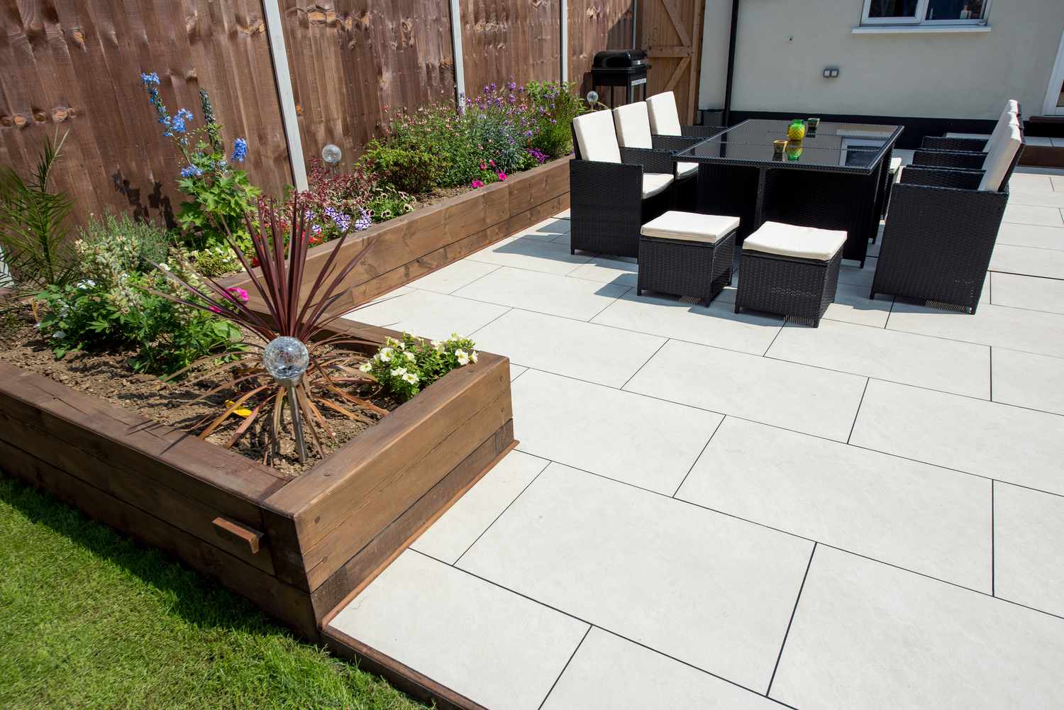 Outdoor Tiling